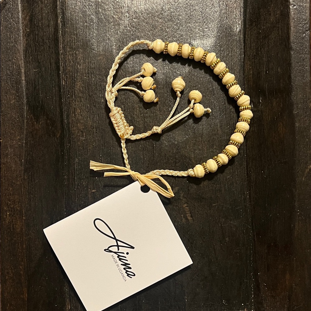Ajuna Paper Beaded adjustable Bracelet